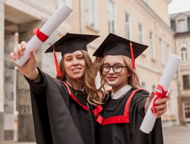 Студентки, задовлені навчаням в Польщі