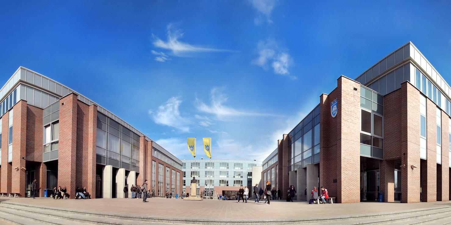 Новина із КА: дипломатія на англійській!