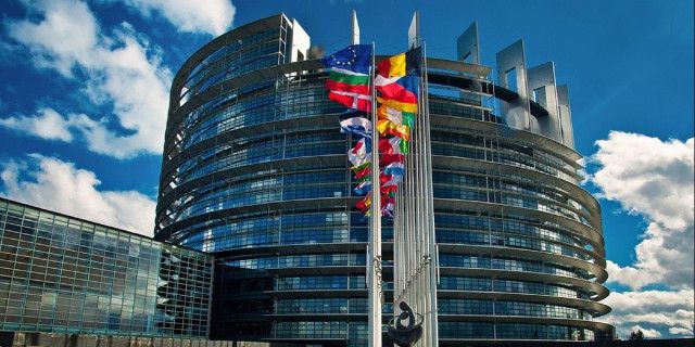 Європейський Парламент запрошує на стажування випускників ВНЗ фото