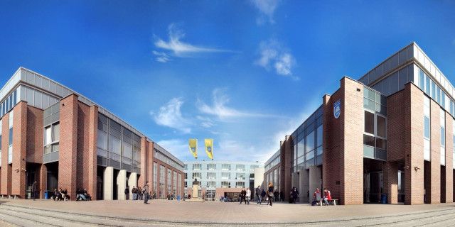 Новина із КА: дипломатія на англійській! фото