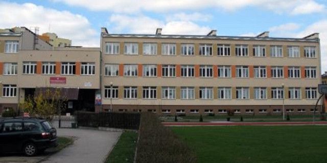 Общеобразовательный лицей №15 во Вроцлаве - фото 1