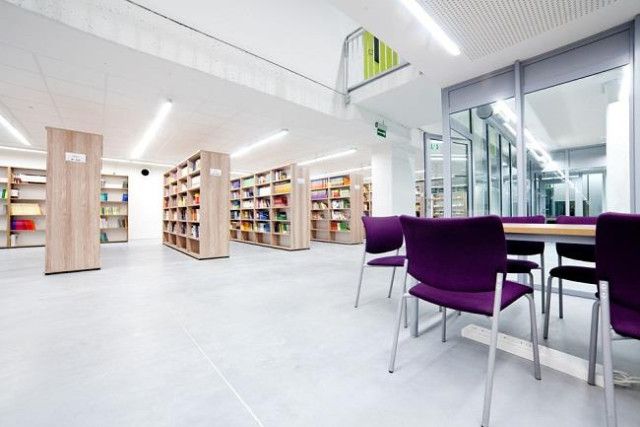 Университет Общественной Психологии и Гуманитарных Наук в Варшаве - фото 6