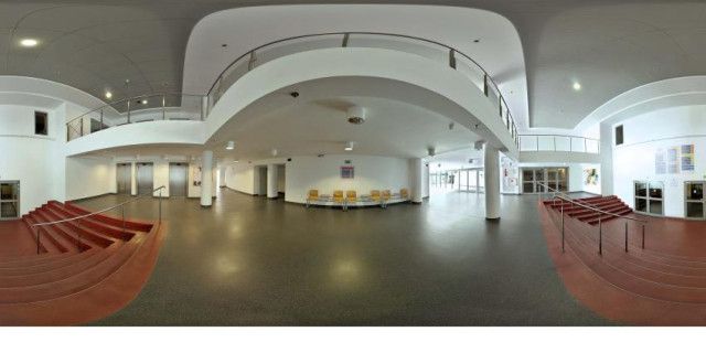 Университет Менеджмента в Варшаве - фото 2