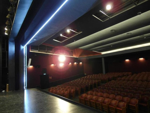 Университет Киноискусства в Варшаве - фото 2