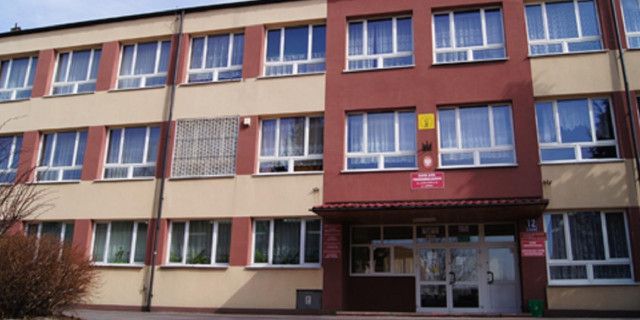  Комплекс Шкіл ім. Яна Павла II в м. Ліпску