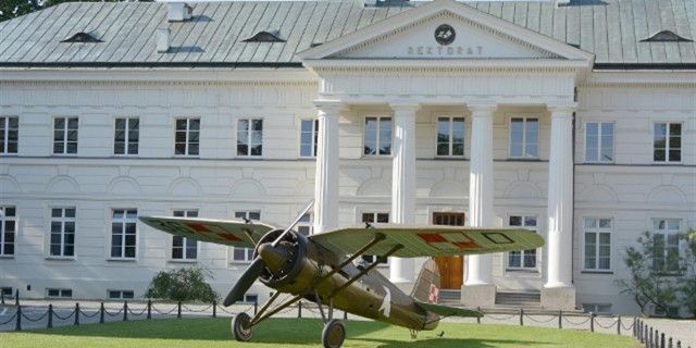 Академия Военно-Воздушных Сил в Демблине