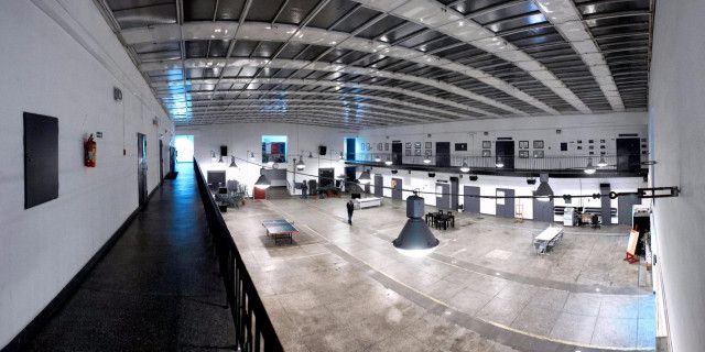 Университет Киноискусства в Варшаве