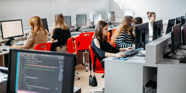 Технікум Аванс у Радомі