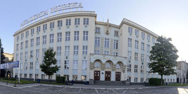 Морской Университет в Гдыне (Морская Академия в Гдыне)